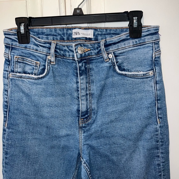 Zara Straight Leg Ankle-Length Distressed Blue Jeans Size 8 - Picture 4 of 7